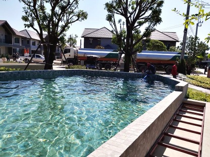 เติมน้ำลงสระว่ายน้ำบ้านจัดสรร - รถส่งน้ำ - วิรัตน์ น้ำจืด